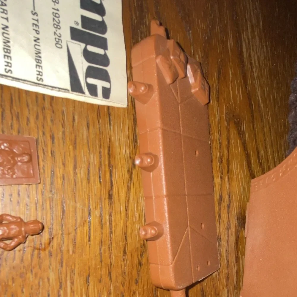 Star Wars ROTJ Jabba the Hutt Throne Room Model Kit Diorama/Figure 1983 MPC
